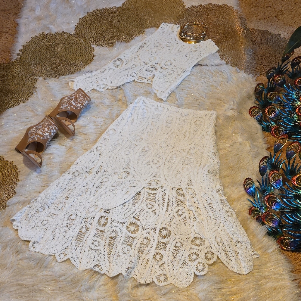 Chic White Crochet Asymetrical 2 Piece Midi Skirt Set Size M